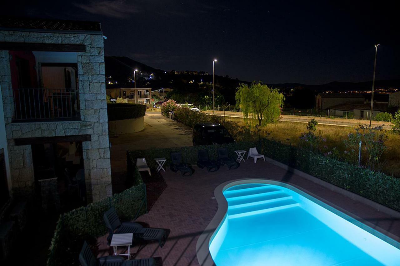 Gf Apartments La Vigna Badesi Exterior photo